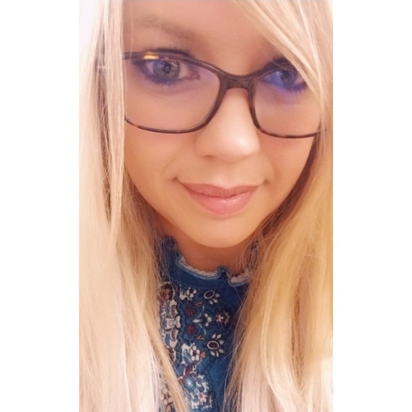 Meet your Posher, Melanie - Picture 1 of 1